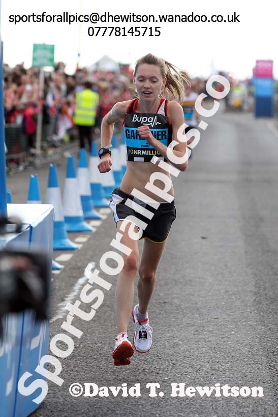 Rebekah Gardiner finishing the womens 2014 BUPA Great North Run. Photo: David T. Hewitson/Sports for All Pics